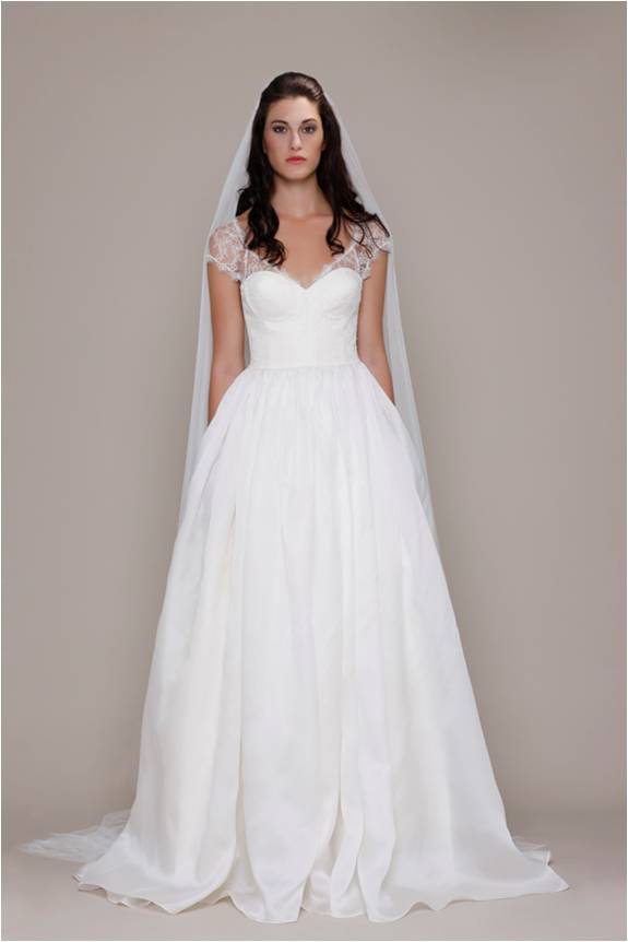 Elizabeth Stuart Lace Wedding Gown