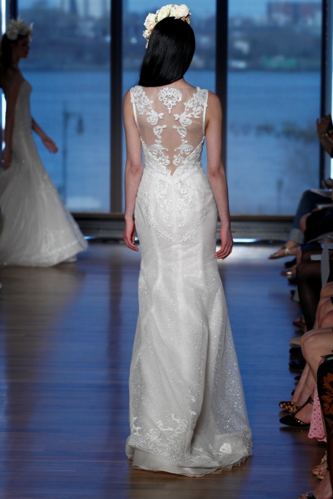 Naima | Wedding dress with beautiful back