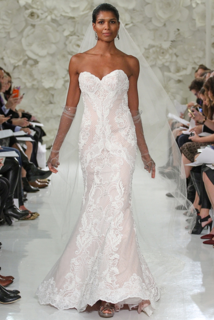 Vida lace wedding dress