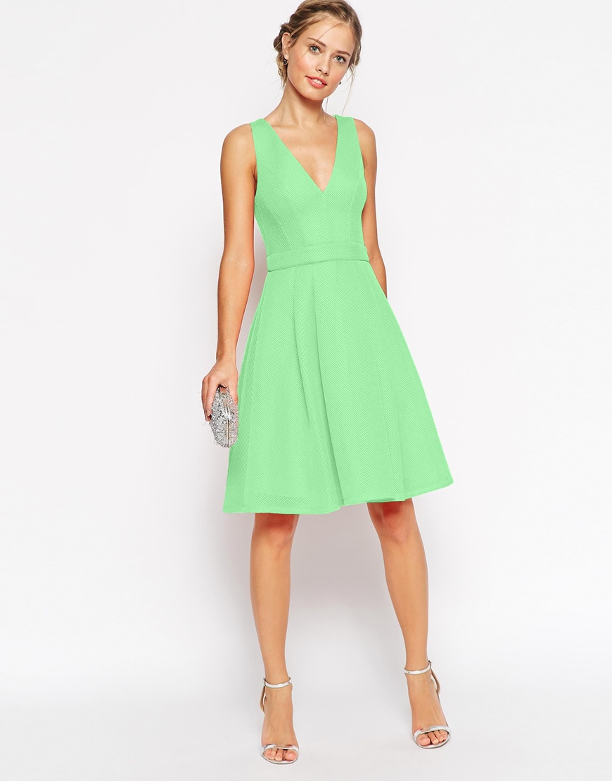 what do you wear to a june wedding