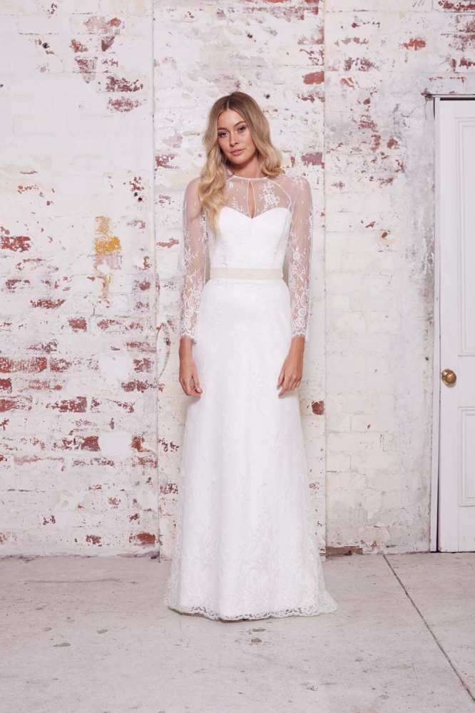 Long sleeve lace beach wedding dress |Karen Willis Holmes Wild Hearts