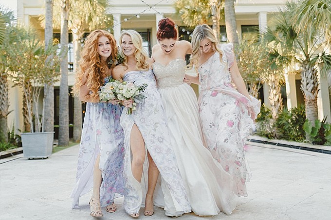 Bridal party wearing floral prints | Photography by Kelly Sauer 