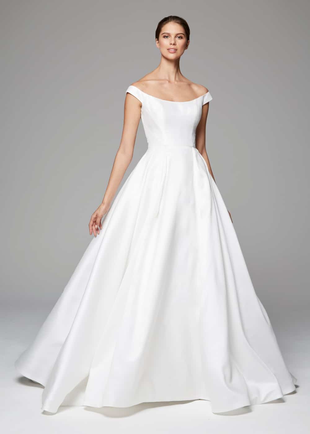 classic and elegant wedding dress for 2018