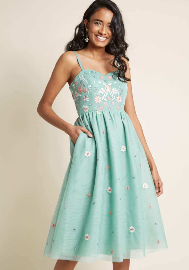 What to Wear to an April Wedding