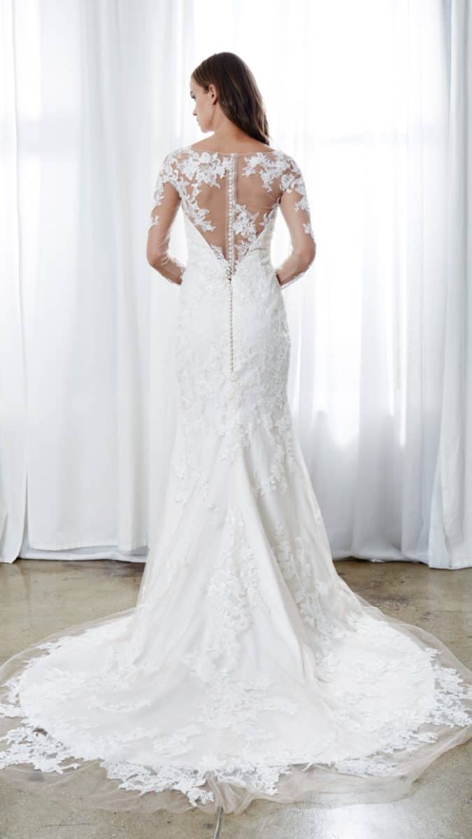 long sleeve lace wedding dress