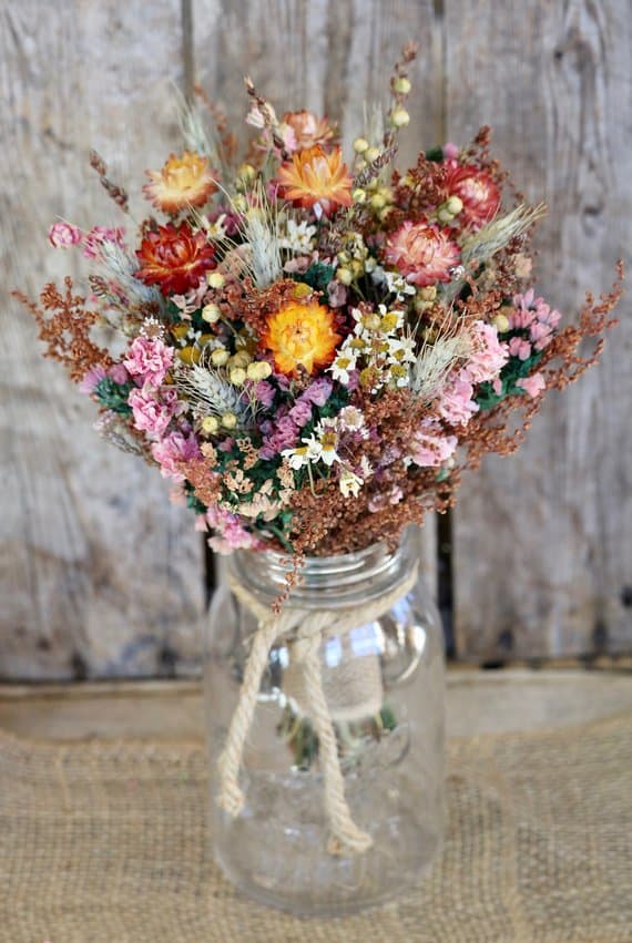 dried flowers for a fall wedding