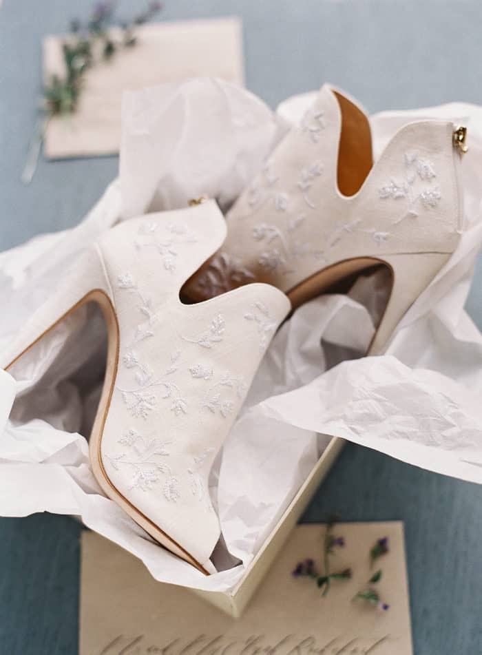 White lace bridal boots | Bella Belle