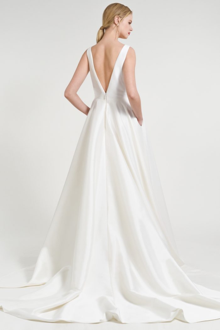 V back modern ball gown wedding dress