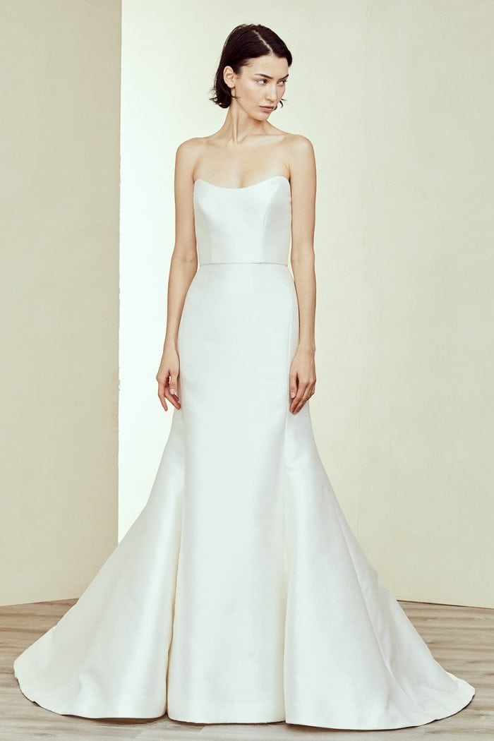 Strapless U neck wedding gown