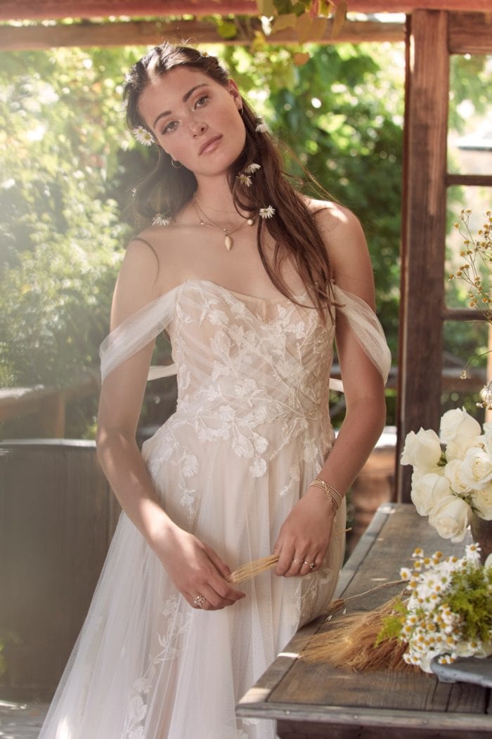 Maudie | Off the shoulder wedding dress by Willowby Spring 2020